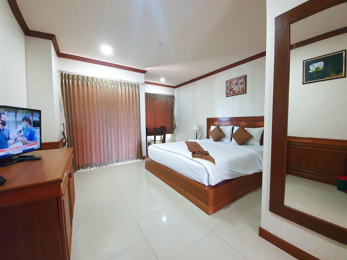 Airport Resort Phuket Nai Yang Beach Exteriör bild