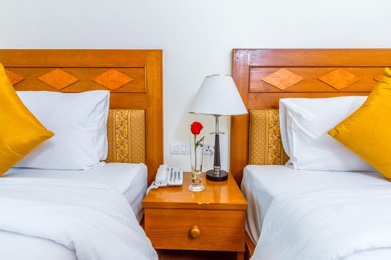 Airport Resort Phuket Nai Yang Beach Rum bild