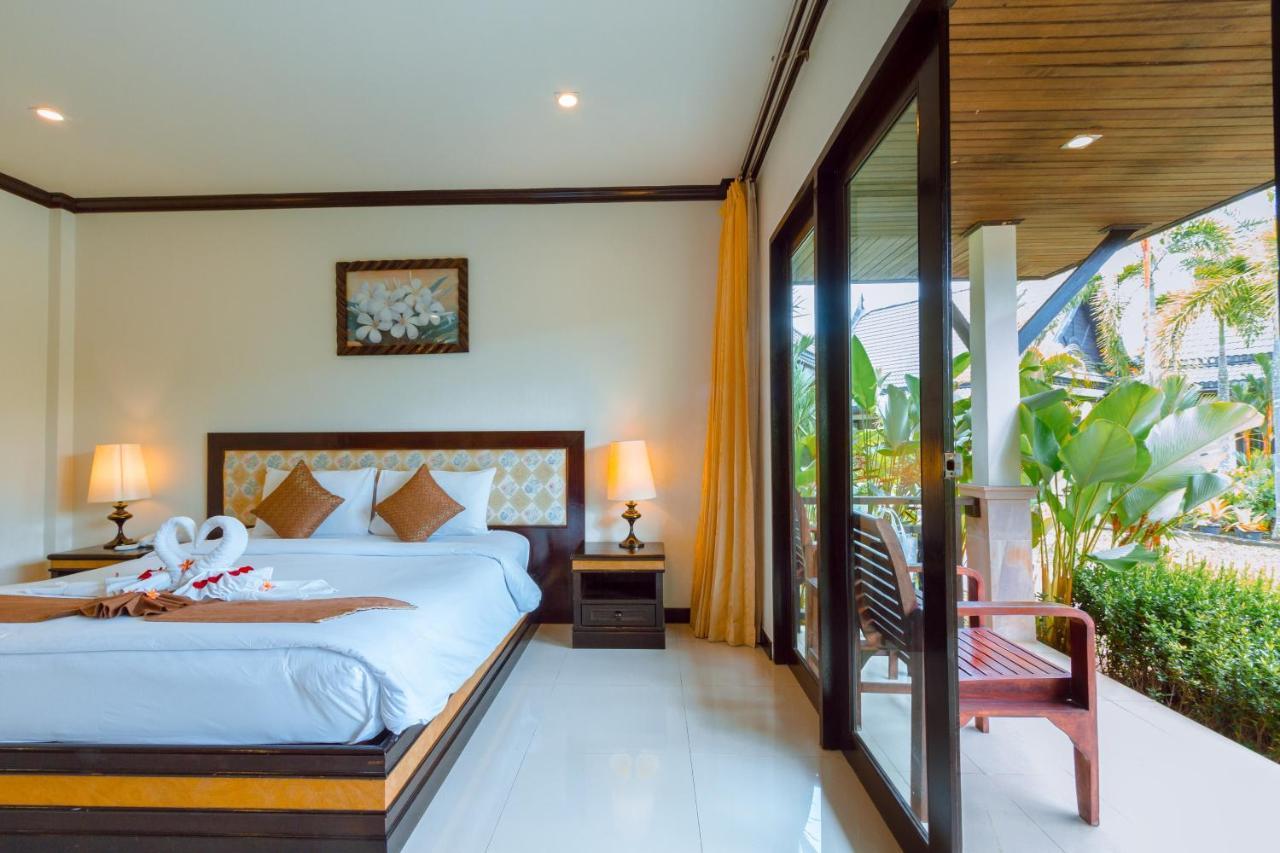 Airport Resort Phuket Nai Yang Beach Exteriör bild