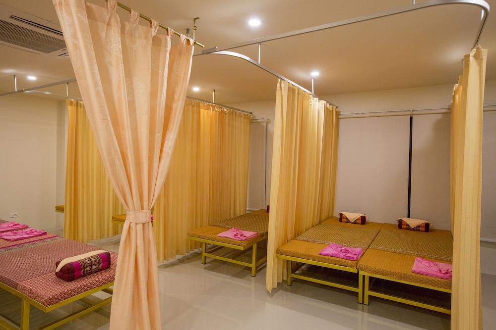 Airport Resort Phuket Nai Yang Beach Exteriör bild