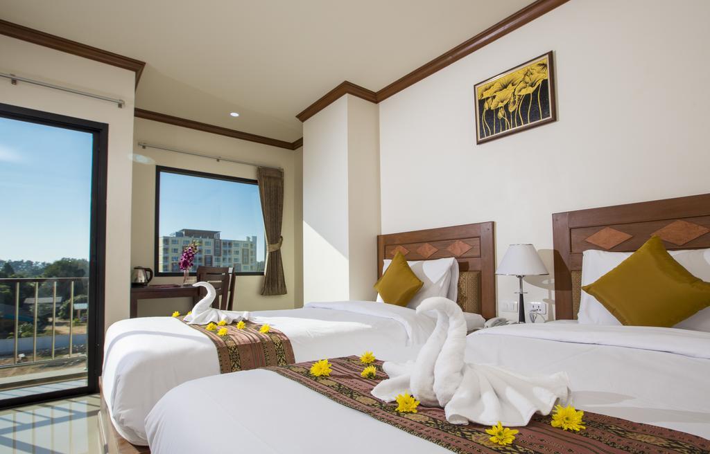 Airport Resort Phuket Nai Yang Beach Exteriör bild
