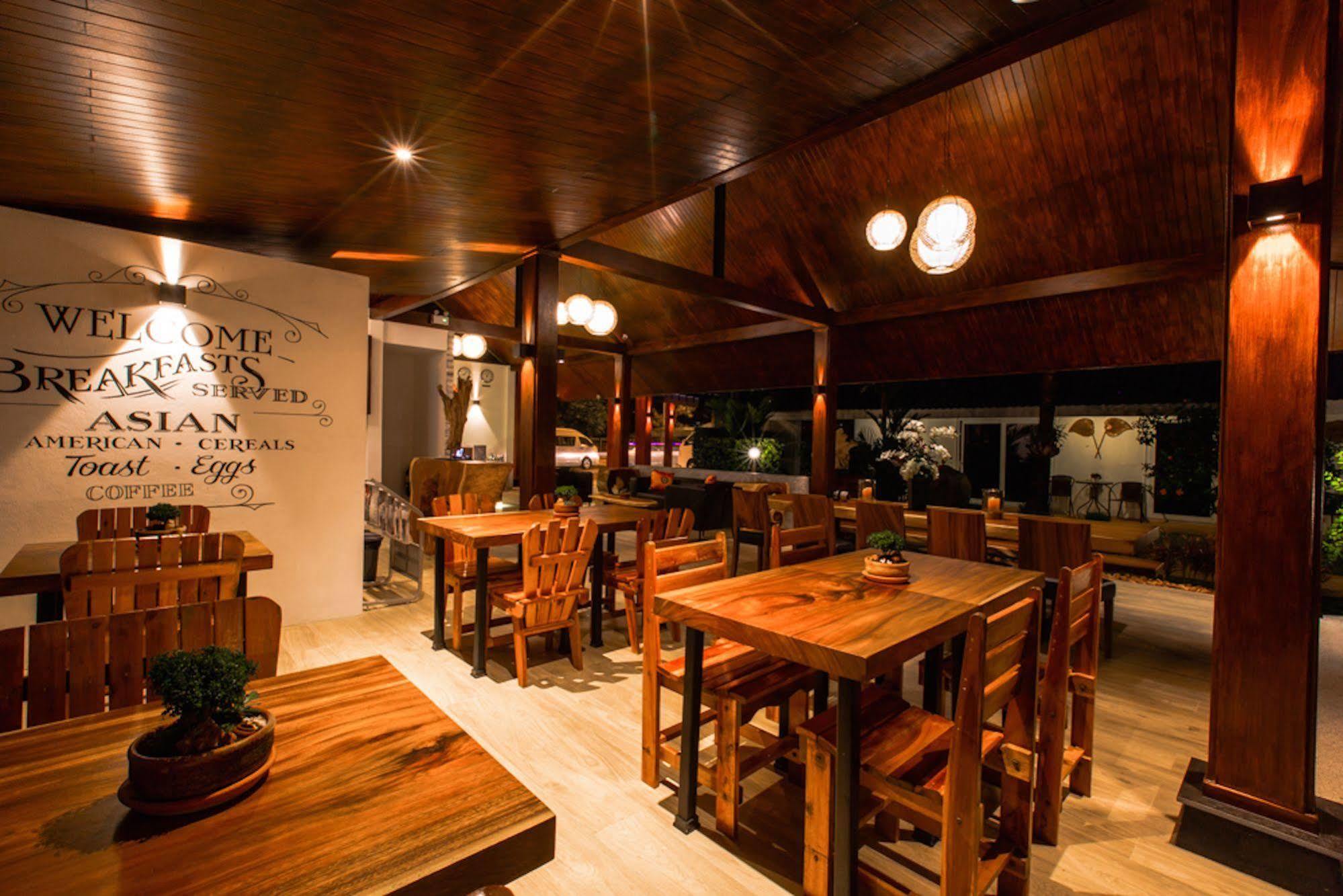 Airport Resort Phuket Nai Yang Beach Exteriör bild