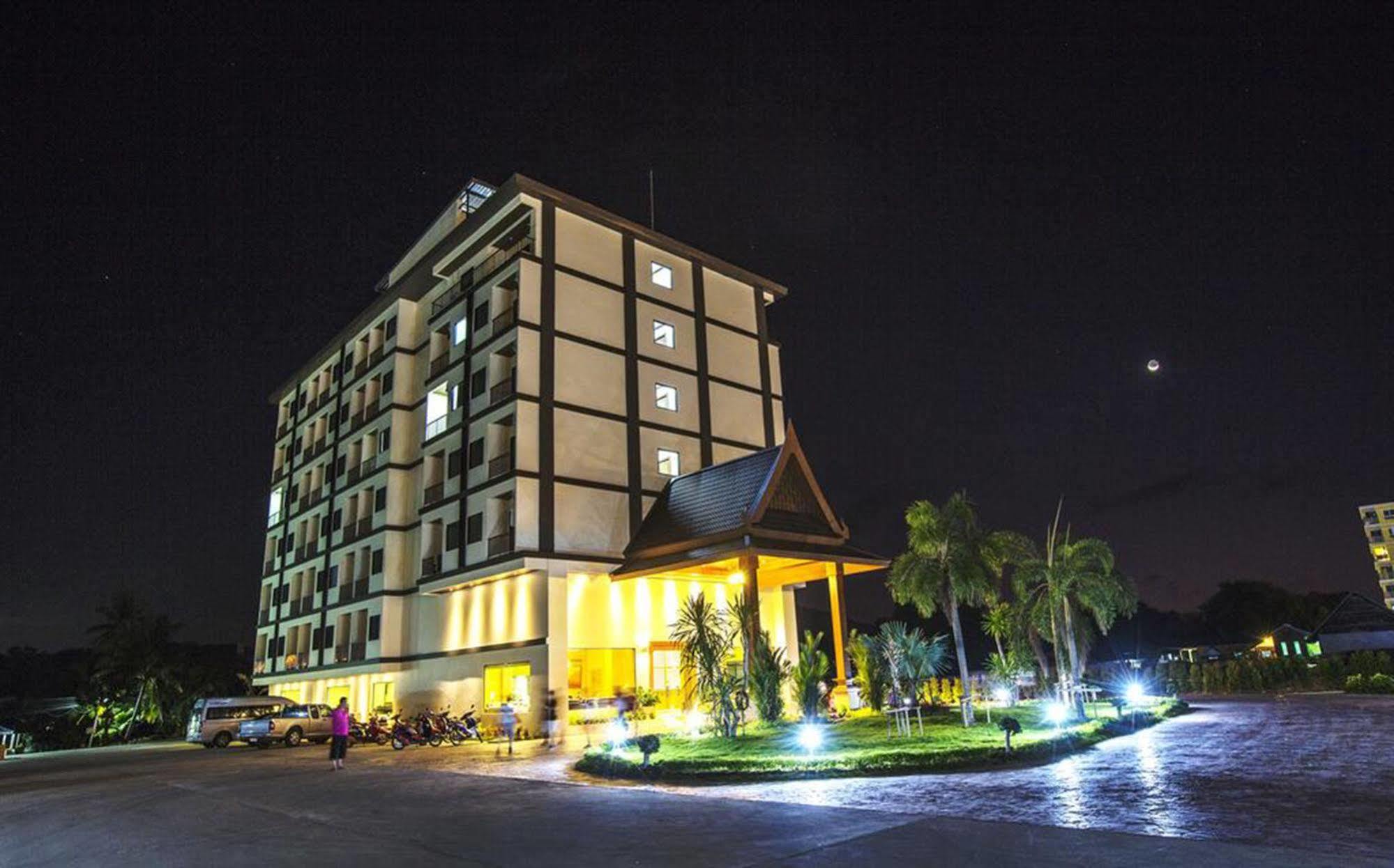 Airport Resort Phuket Nai Yang Beach Exteriör bild